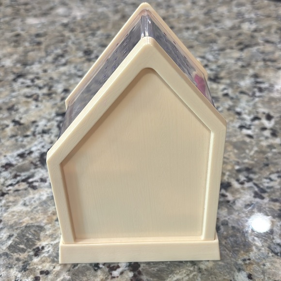 American Girl Hedgehog House Playset with Accessories - Picture 4 of 9